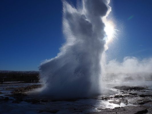 geyser 3242008 1280 e1729239069430 533x400 - Islanda: aurore tra i ghiacci - 6/10 marzo 2025